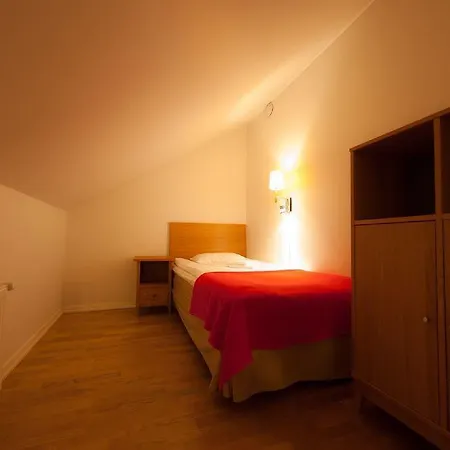 Hellsten Parliament 3*