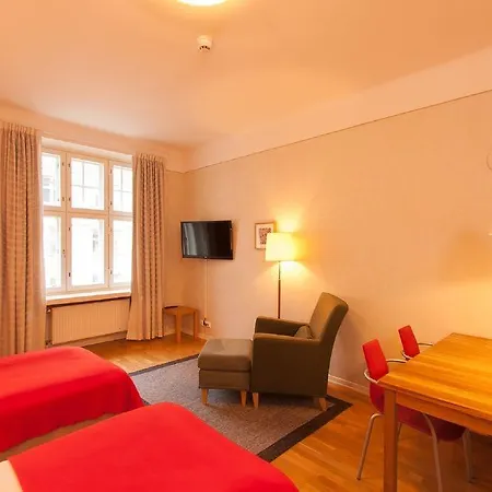 Hellsten Parliament 3*