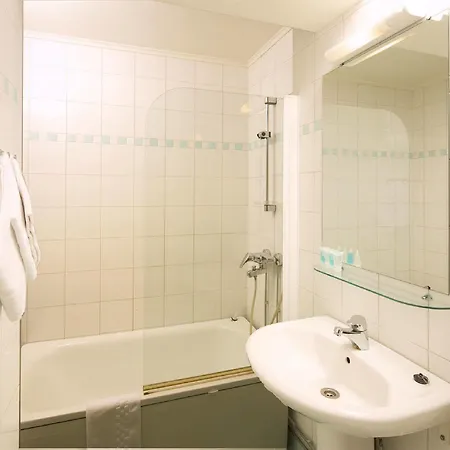 Hellsten Parliament Aparthotel 3*