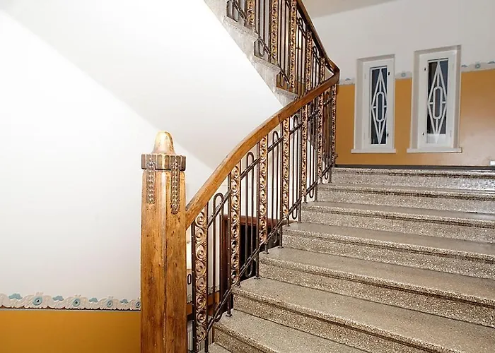 Hellsten Parliament Aparthotel 3*