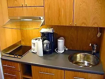 Hellsten Parliament Aparthotel 3*