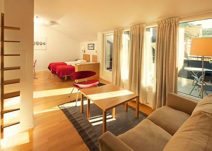 Hellsten Parliament Aparthotel 3*