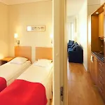 Hellsten Parliament Aparthotel 3*