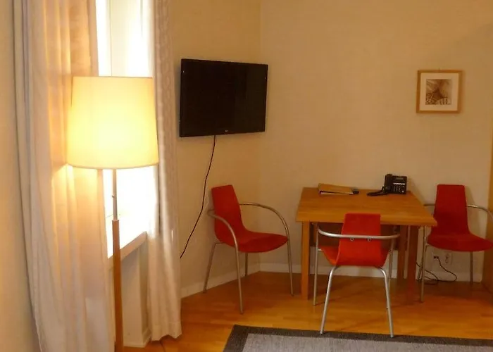 Hellsten Parliament Aparthotel 3*