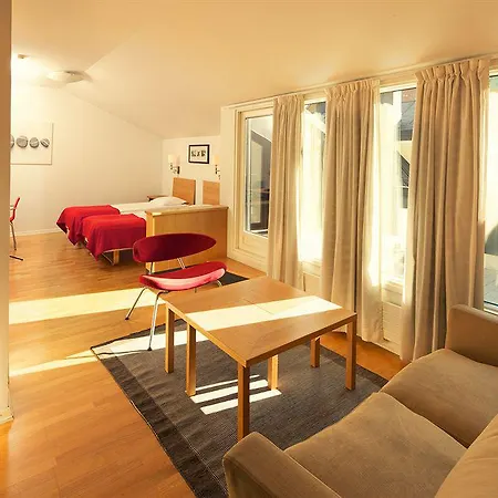 Hellsten Parliament Aparthotel 3*